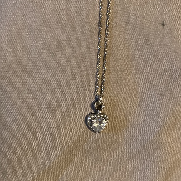 Women’s Necklace Heart Pendant Dainty Thin Chain - Picture 2 of 4